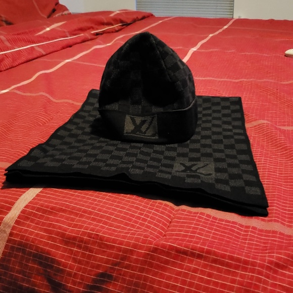 Louis Vuitton Accessories Louis Vuitton Mens Petit Hat And Scarf